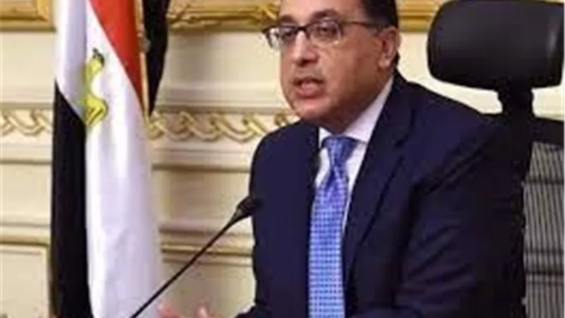سر غضب وانفعال رئيس الوزراء فى اجتماع المحافظين | فيديو