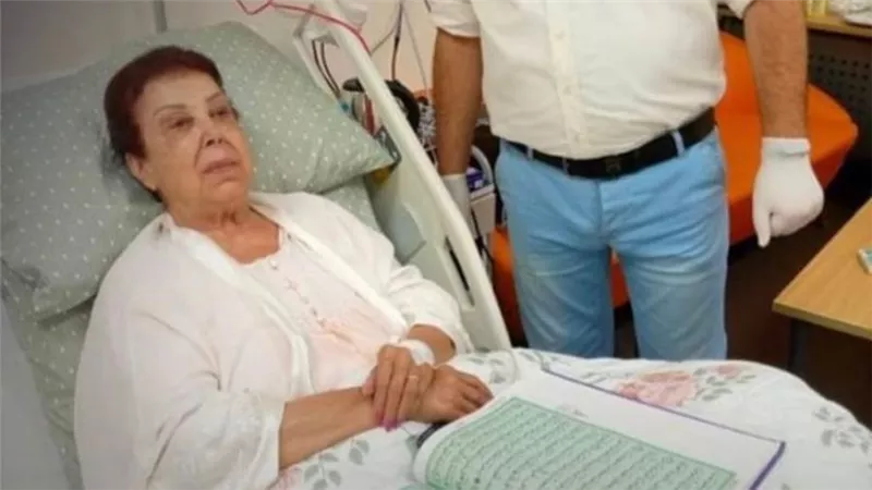 بعد وضعها على جهاز التنفس الصناعي.. تطورات الحالة الصحية للفنانة رجاء الجداوي 