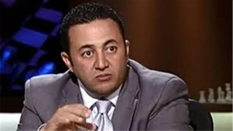 صورة عامل نظافة كشفته .. أحمد موسى يفضح أكاذيب عمرو عبد الهادى | فيديو