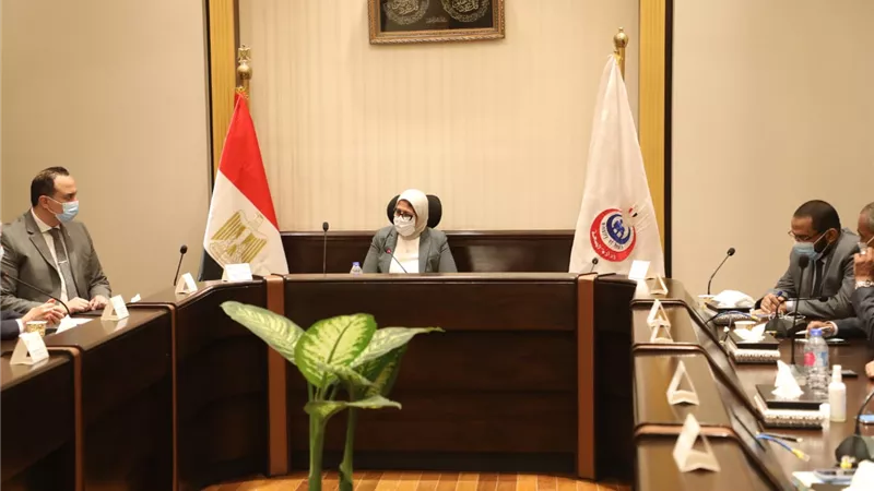 وزيرة الصحة تواجه استغلال بعض المستشفيات الخاصة لأزمة كورونا: إعلاء مصلحة المرضى دون النظر إلى الأرباح | صور