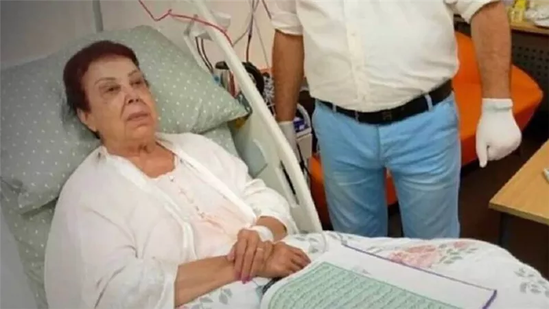 آخر تطورات الحالة الصحية للفنانة رجاء الجداوي بعد ايجابية المسحة الجديدة لكورونا 
