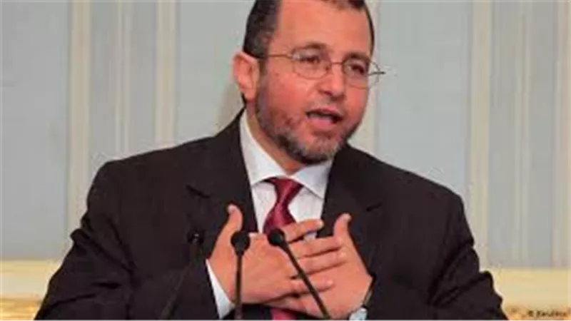 أحمد موسى: هشام قنديل سلم وثائق خطيرة للشركات المنفذة لسد إثيوبيا | فيديو