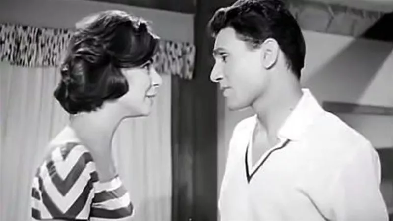 مفيد فوزي يكشف أسباب رفض عبد الحليم حافظ إعلان زواجه من سعاد حسني | فيديو 
