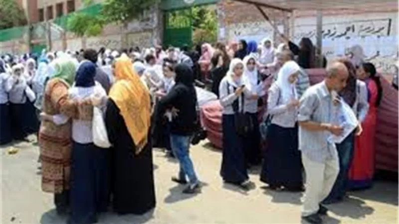 أول تحرك من التعليم لمواجهة ازدحام الطلاب وأولياء الأمور أمام لجان الثانوية 