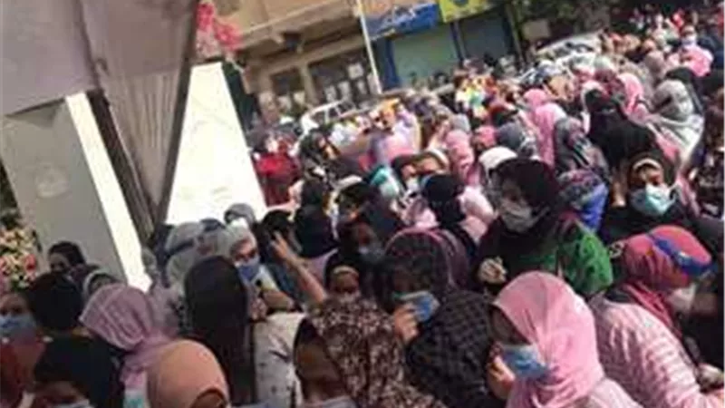 أحمد موسى: إصابات كورونا ستزداد بسبب تكدس أولياء الأمور أمام لجان الثانوية | فيديو