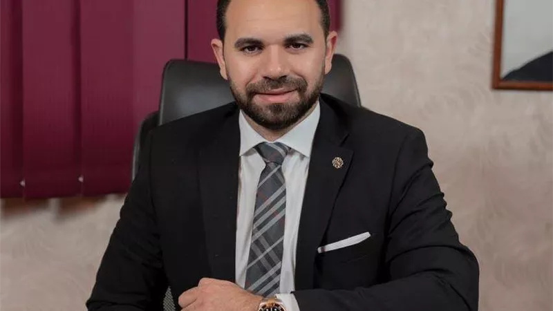 ناشد بالاصطفاف خلف الدولة المصرية.. قيادى بمستقبل وطن يواصل تقديم خدماته لأهالي المنيا
