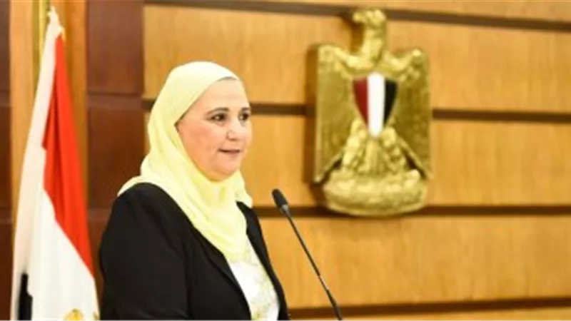 وزيرة التضامن تفجر مفاجأة عن موقف القطاع الخاص من صرف العلاوات الخمس | فيديو 