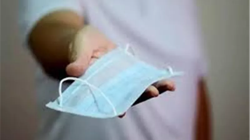 الصحة تحذر من ارتداء الأطفال للكمامة.. وتقدم 9 نصائح لحمايتهم من كورونا
