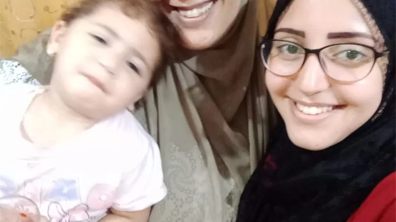 فرحة عارمة في منزل أمل ضحية الاغتصاب بعد قرار النائب العام المفاجيء