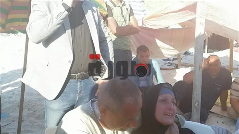 مأساة أسرة غرق اثنين من أبنائها ولازال الثالث في مياه شاطئ النخيل بالإسكندرية |صور 