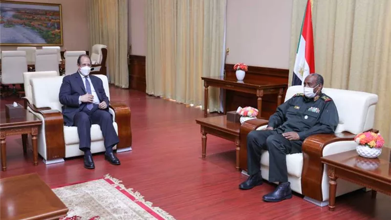 تفاصيل زيارة عباس كامل إلى السودان | فيديو