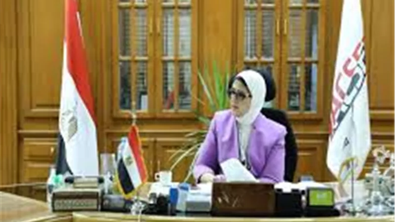 عاجل.. الصحة تعلن أكبر انخفاض في حالات كورونا الجديدة وحالات الوفاة