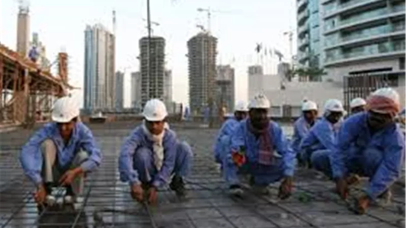 الإمارات تفرض إجراءات جديدة لاستقبال العمال المصريين