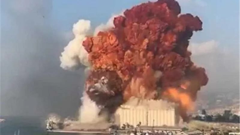 مصطفى بكرى يفجر مفاجأة عن ضلوع إسرائيل في تفجير بيروت وحجم الخسائر | فيديو