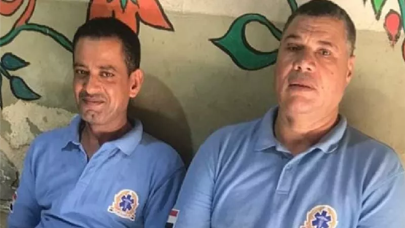 مسعفان بالجيزة يعثران على 6 كيلو ذهب و10 الاف جنيه بحوزة مصاب فى حادث بأطفيح فيسلماها لأهله