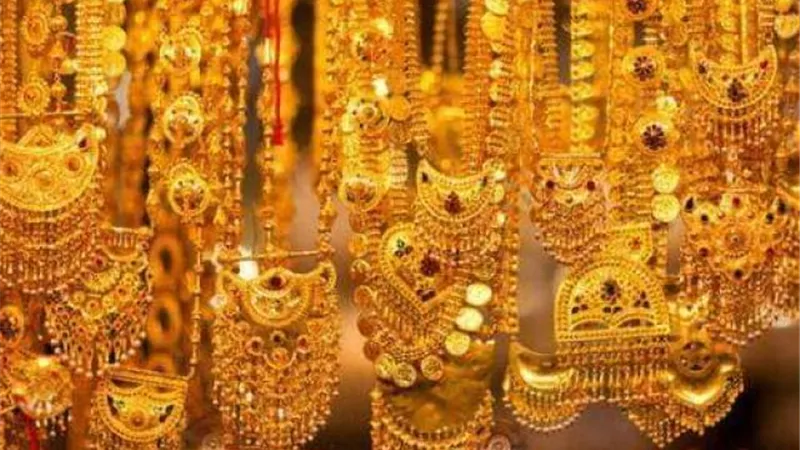 تراجع جديد لسعر الذهب بمنتصف تعاملات اليوم 