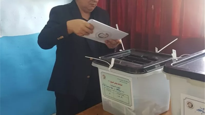 الدكتور خالد قنديل يدلي بصوته في انتخابات الشيوخ