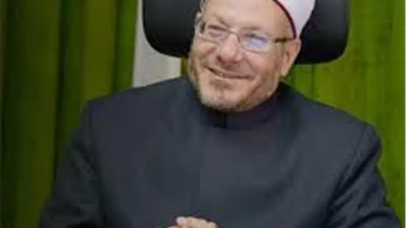 المفتي: الفهم السقيم للنص الشرعي المعتمد على القشور يجعل التدين معيبًا | فيديو