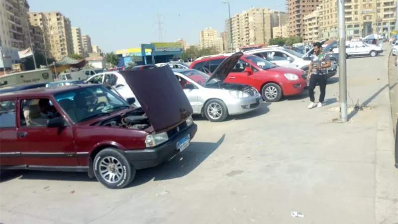 الحكومة تكشف الفئات المستهدفة في مشروع تحويل السيارات للغاز