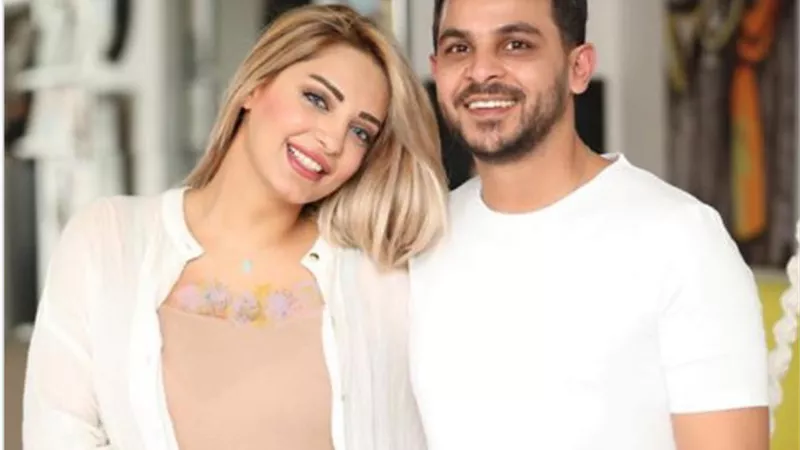 بعد انفصالها عن محمد رشاد.. شاهد ماذا فعلت مي حلمى في فساتين زفافها