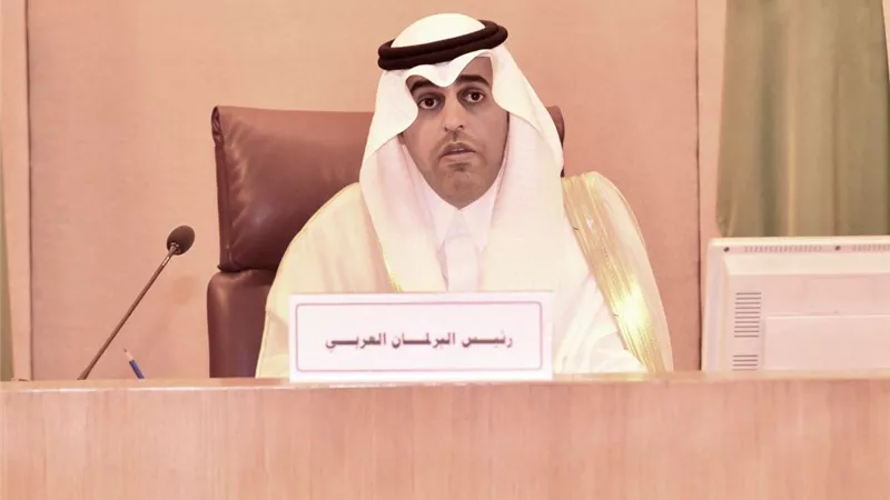 رئيس البرلمان العربي يدين استخدام ميليشيا الحوثي الأعيان المدنية والمدنيين دروعًا بشرية 