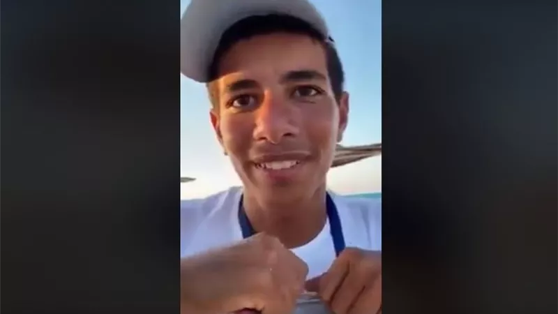 إبراهيم «بائع فريسكا» يروى قصة الفيديو الذي هز «السوشيال ميديا»