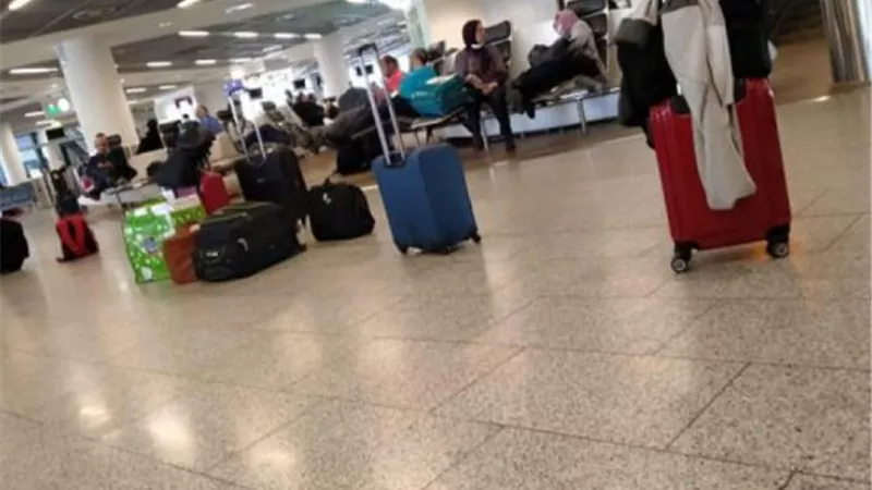 الطيران عن فيديو الزحام بمطار القاهرة: حالة استثنائية بسبب وصول 4 رحلات في نفس التوقيت | فيديو