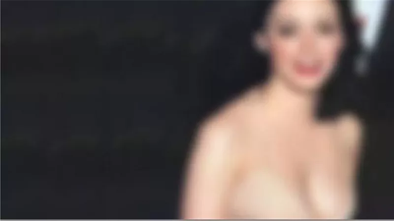 اُغتُصبت مرتين .. نجمة شهيرة تتهم منتجًا ومخرجًا بالاعتداء عليها