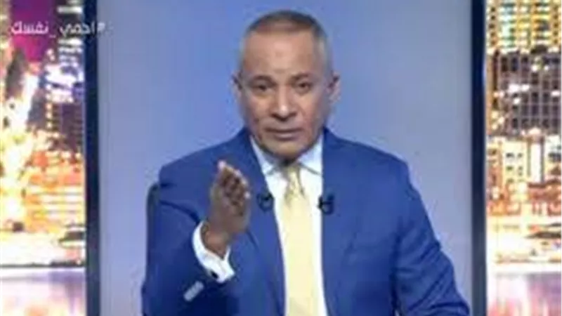أحمد موسى : «فين الباشا المسئول اللي وافق على بناء 360 برجًا مخالفًا على النيل» | فيديو