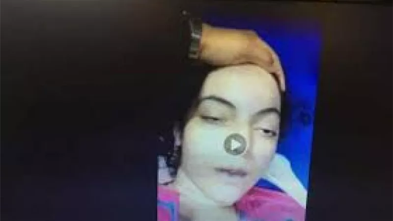 بعدما انتشر فيديو وفاتها على السوشيال ميديا..أول رد من التعليم العالي على وفاة سيدة بمستشفى المنيا | فيديو