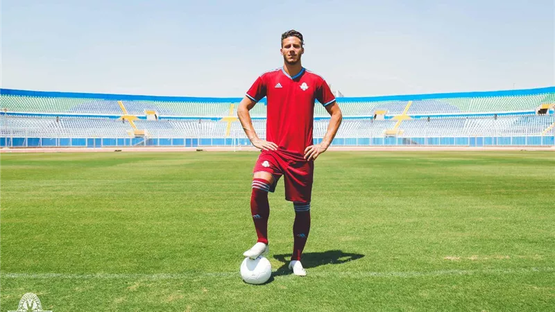 رقم خيالي..بالمستندات القيمة الحقيقية لانتقال رمضان صبحي إلى بيراميدز