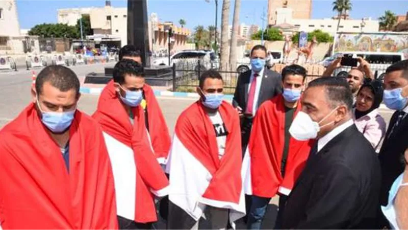 مصطفى بكري بعد عودة المصريين المحررين من ليبيا: مصر لا تنسى أبناءها | فيديو