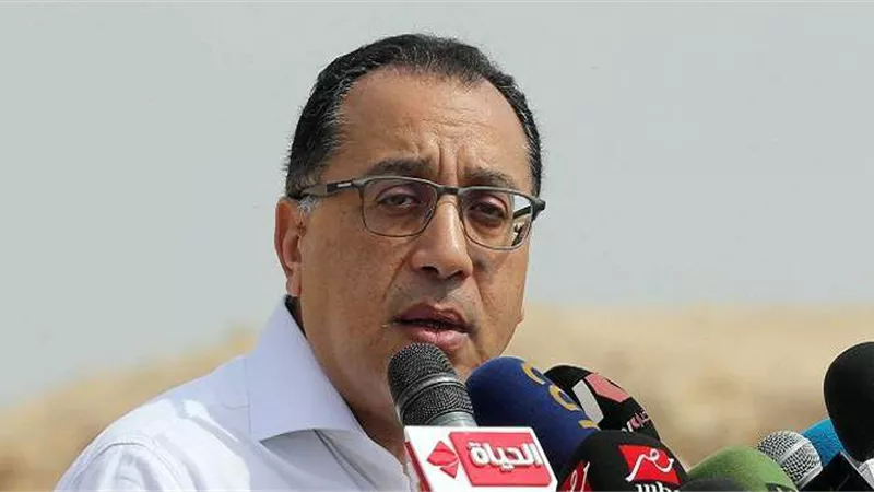 مدبولي يحسم الجدل حول هدم العقارات المأهولة بالسكان 