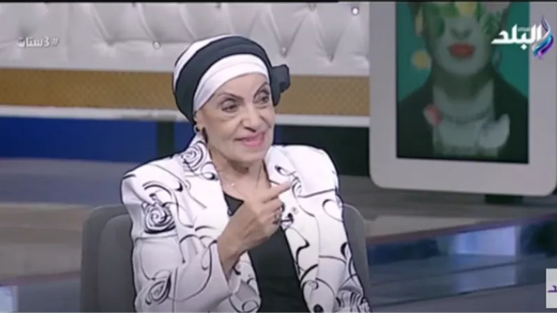 رد صادم من والد رجاء حسين بعد غنائها في الإذاعة: «شغل العوالم ده مش عايزه» | فيديو