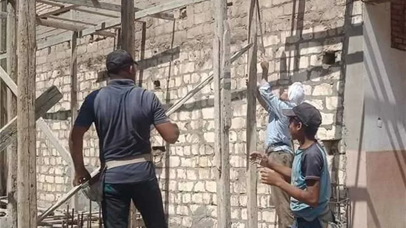 متحدث الحكومة يكشف تفاصيل عودة البناء الجزئي | فيديو