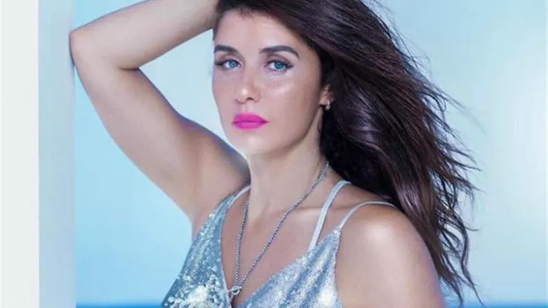 غادة عادل تثير ضجة بصورتها مع ابنها في عيد ميلاده 
