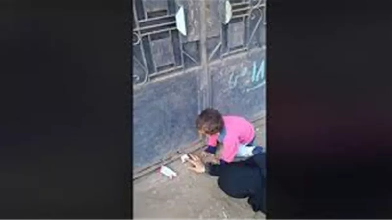 تحت تهديد السلاح.. الابن الجاحد يحبس أمه عاما كاملا والسبب صادم | فيديو