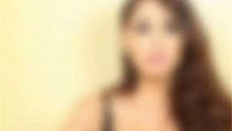 حكاية الفنانة الشهيرة بطلة التسريبات الجنسية في عصر مبارك.. دفنت خطيبها صباحًا ورقصت ليلاً.. وتزوجت 7 مرات
