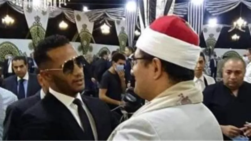 بعد حذف صورته مع محمد رمضان.. عزة مصطفى للشيخ الشحات أنور: «التمثيل مش حرام يا مولانا» | فيديو 