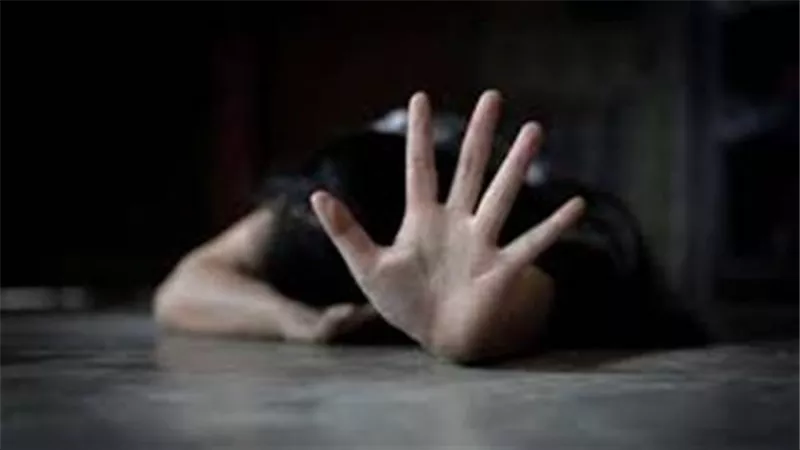 بعدما عايروها بفيديو اباحي.. تفاصيل صادمة عن انتحار فتاة العياط
