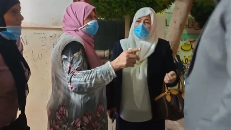 سمية ابوالعينين تتابع اللجان الانتخابية في اليوم الاول | صور