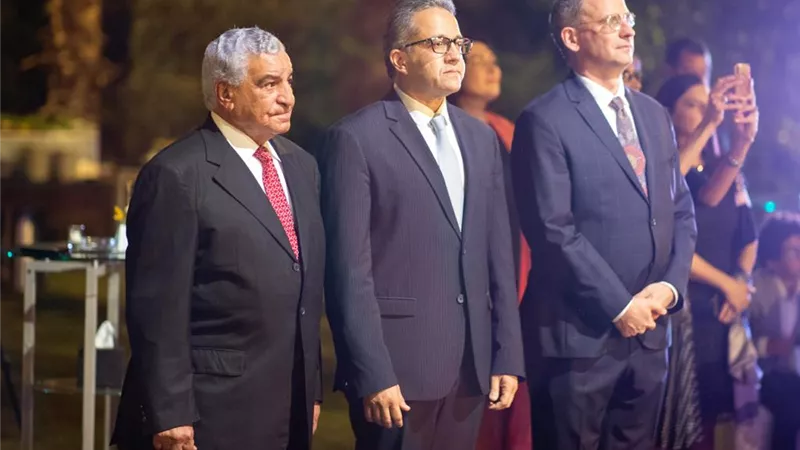 السفارة البولنديه تكرم وزير السياحه والاثار وزاهى حواس | صور