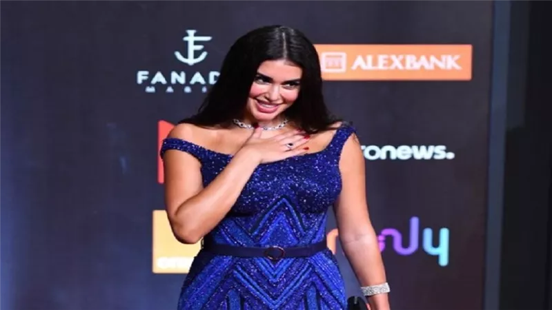 مش باللبس بس..ياسمين صبري تشعل مواقع التواصل بهذا الفعل | فيديو