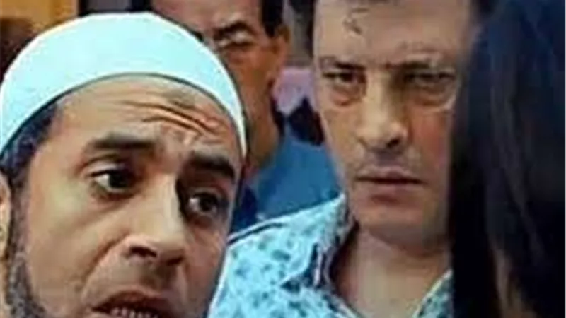 صبري فواز عن جملته الشهيرة «أنا يا بنتي»: «ماكنتش في السيناريو » | فيديو