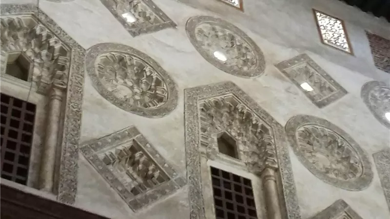 مسجد اصلم السلحدار بين طيات الجمال وعبق الماضى | صور