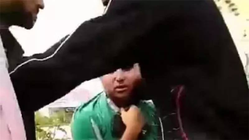 تفاصيل صادمة ومفاجأة مدوية..طالبة الطب تقدم فيديو إباحي يوثق جريمة طبيب الميكروباص