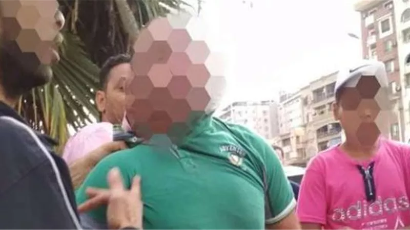 تطور مفاجيء .. قرار عاجل من النيابة في قضية طبيب الشرقية المتهم بالتحرش بفتاة الميكروباص