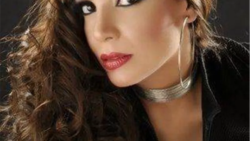 تزوجت أكثر من مرة حاول واحد منهم قتلها وآخر خانها وجنسيتها غير متوقعة .. أسرار في حياة أميرة نايف | صور