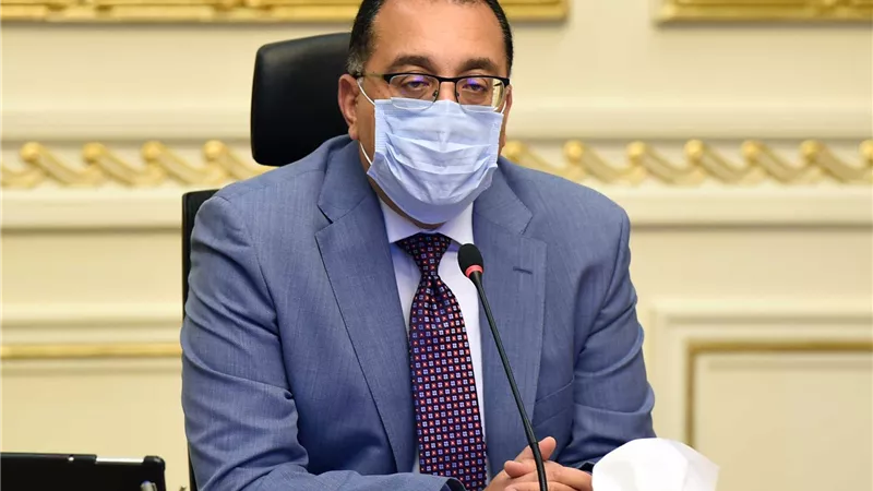 منحة وغرامة وإجازات.. 6 قرارات عاجلة من الحكومة لمواجهة كورونا