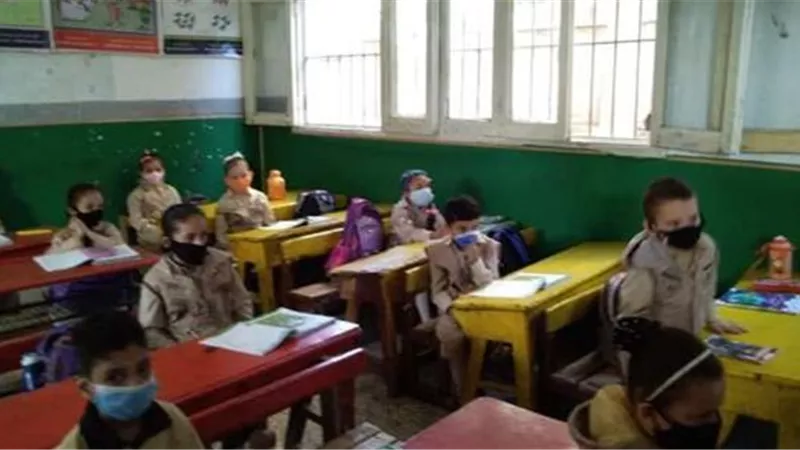 إجراءات جديدة بالمدارس بسبب الموجة الثانية من كورونا 
